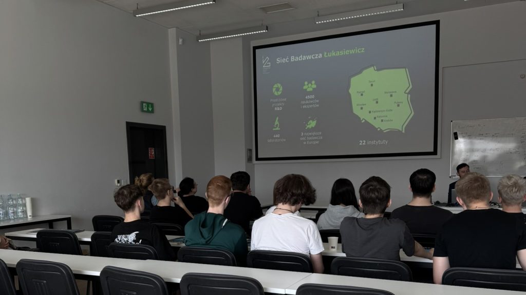 Shift2Zero to future logistics professionals